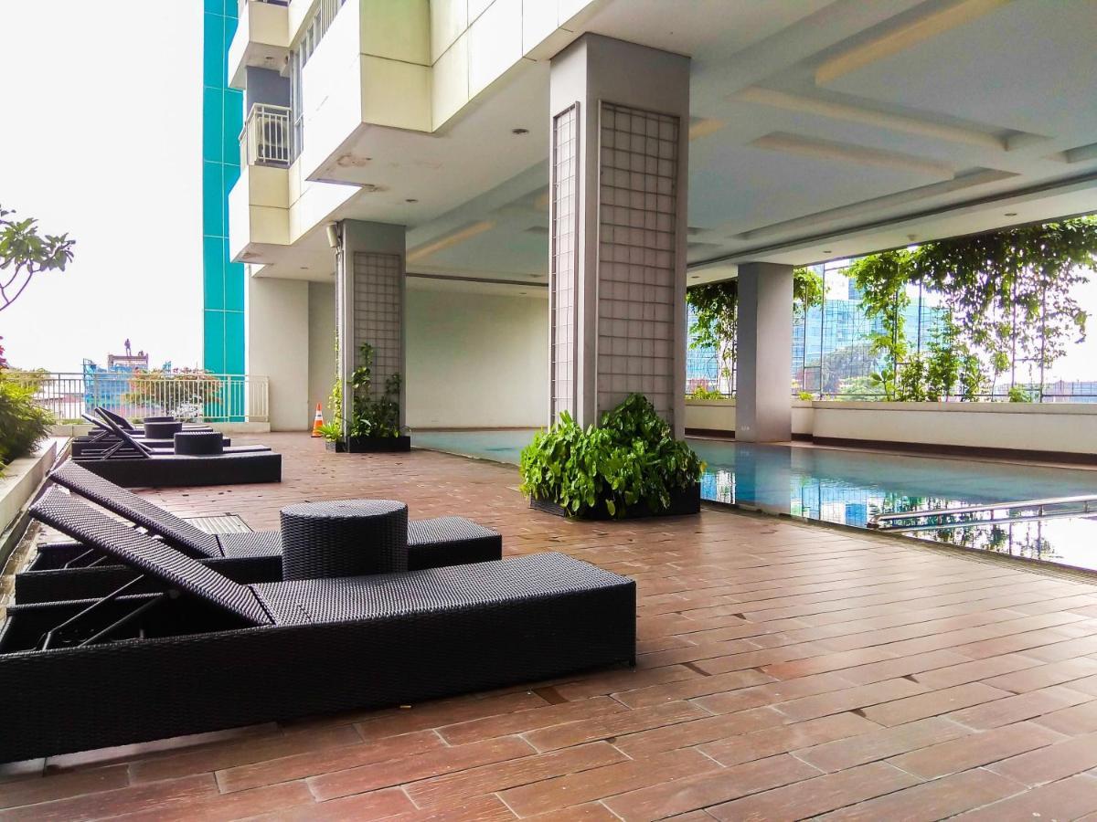 Elegant And Relaxing H By Travelio * Jakarta